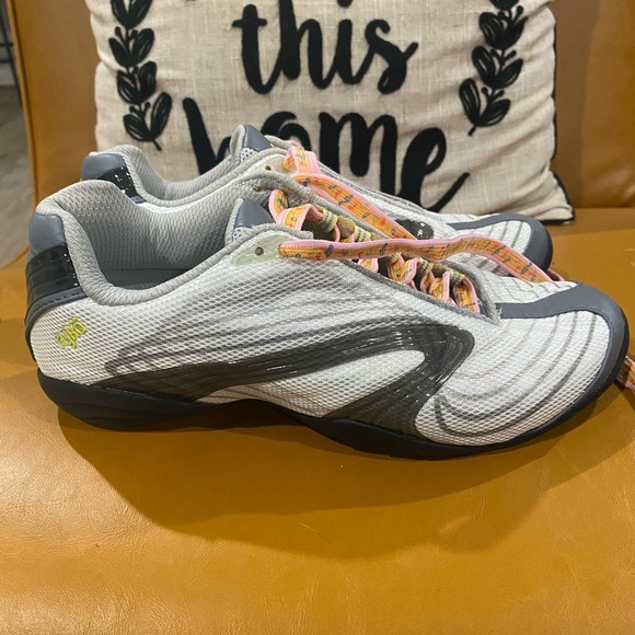 Ryka Zumba shoes size 8.5 in good condition - Picture 2 of 6